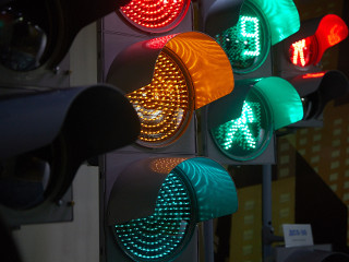Новые светофоры и дорожные знаки «Швабе» появились на улицах Нижнего Тагила