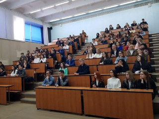 В российских вузах и колледжах в День знаний приступили к обучению студентов по направлению ЖКХ