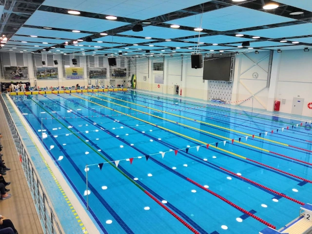 50-метровый олимпийский бассейн в Сургуте модернизировал систему освещения