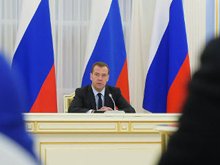 Медведев: Какой смысл вкладываться в энергосбережение, если в основном все доходы от энергорасточительства?